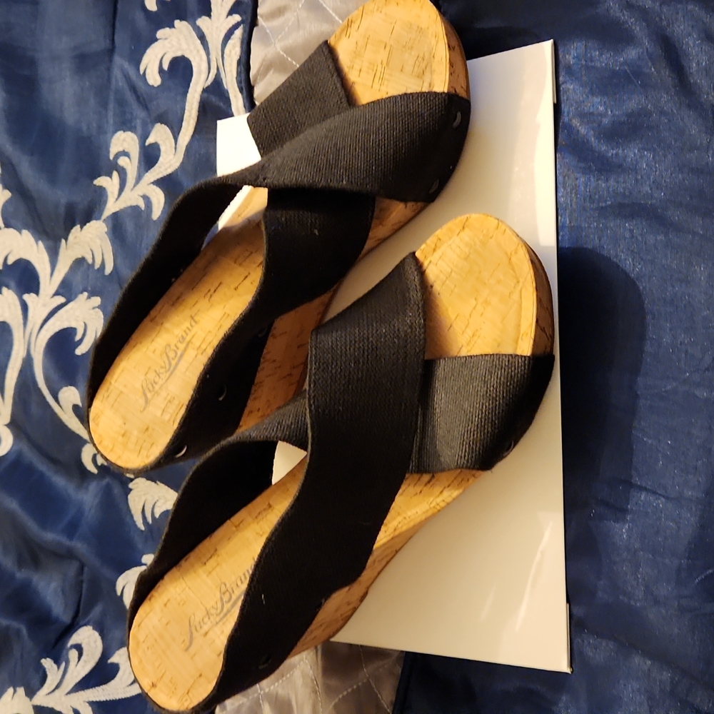 Sandle